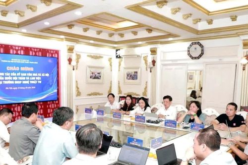 Ủy ban Văn hóa và Xã hội làm việc với Trường ĐH Sư phạm Nghệ thuật Trung ương