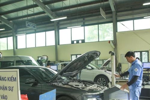 Hà Nội 'siết' hoạt động đăng kiểm, tăng cường kiểm tra xe khách và xe tải trọng lớn