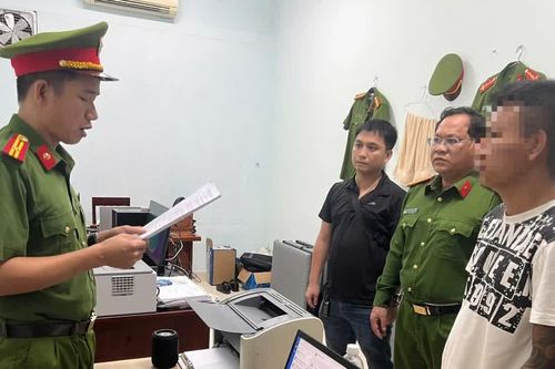 Chém cửa, đập nát kính nhà nghỉ vì vài dòng bình luận trên Facebook