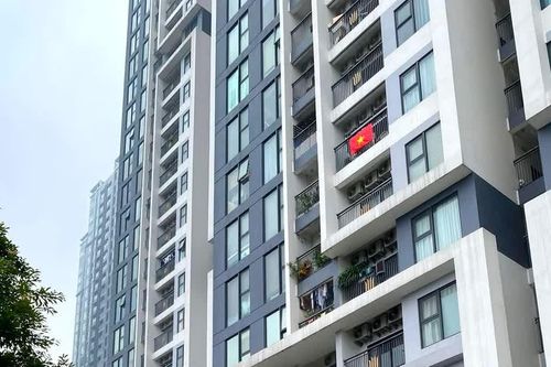 Giao dịch căn hộ Hà Nội, TP.HCM lao dốc, giá nhà vẫn neo cao