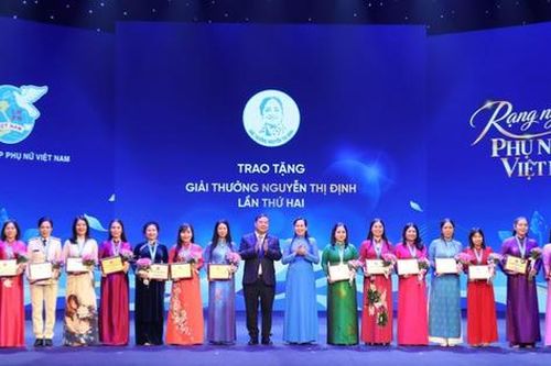 Tôn vinh phụ nữ Việt Nam, lan tỏa tinh thần đổi mới sáng tạo
