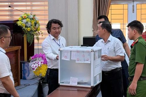 Trúng đấu giá mỏ cát hơn 1 triệu đồng/m³, doanh nghiệp nói 'nhầm' và chấp nhận bỏ cọc