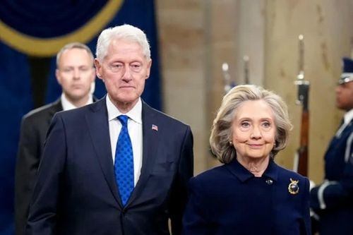 Vợ chồng cựu Tổng thống Mỹ Bill Clinton tái xuất trước bầu cử giữa nhiệm kỳ