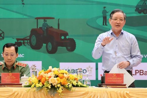 Bộ Công an đối thoại với nông dân: Nóng chuyện lừa đảo online, tín dụng đen