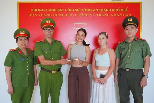Bị cướp tài sản khi du lịch, nữ du khách Ý được hỗ trợ nhanh chóng
