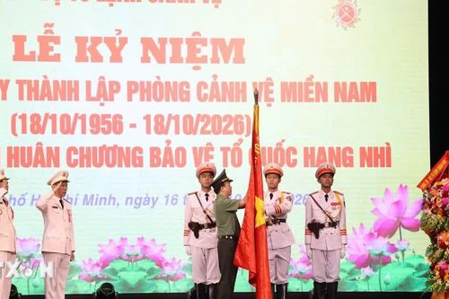 Phòng Cảnh vệ miền Nam nhận Huân chương Bảo vệ Tổ quốc hạng Nhì