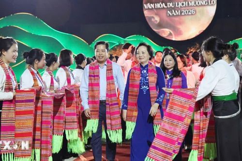Khai mạc Lễ hội Mường Lò: Tinh hoa Xòe Thái-Sắc màu Tây Bắc