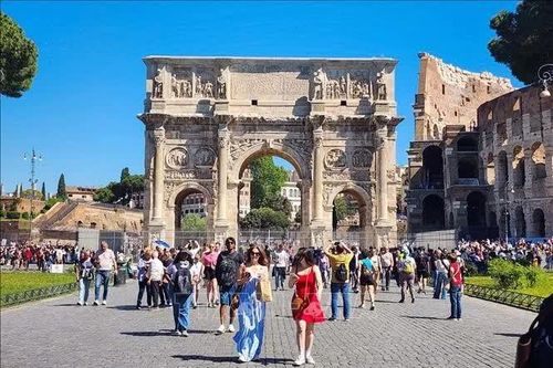 Thủ đô Italy nỗ lực giải quyết vấn đề du lịch quá tải