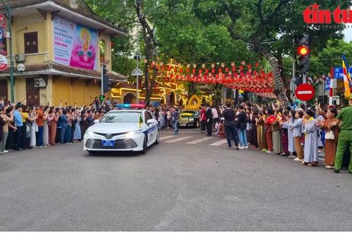 Giáo dục pháp luật, vận động tăng ni, phật tử tham gia bảo đảm trật tự, an toàn giao thông