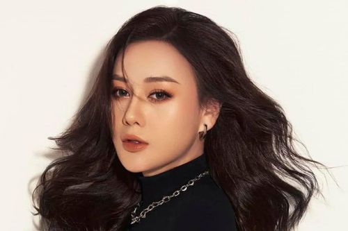 Phương Oanh gây xôn xao