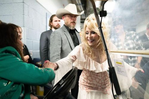 Cháu trai Dolly Parton lên tiếng về tin nhắn đe dọa, hé lộ tranh chấp tài sản