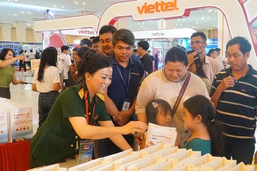 Ấn tượng sắc màu văn hóa Việt Nam tại hội chợ Videx Cambodia 2026