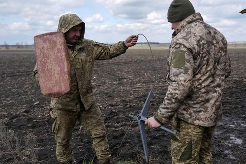Nhà Trắng bị nhắc tên trong vụ hạn chế kết nối vệ tinh của Ukraine