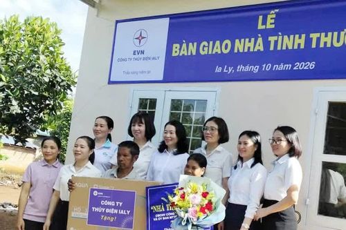 Hỗ trợ hơn 100 triệu đồng xây nhà tình thương cho hộ nghèo xã Ia Ly