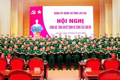 Đảng ủy Quân sự tỉnh Lào Cai công bố, trao quyết định về công tác cán bộ