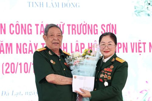 Nữ chiến sĩ Trường Sơn tỉnh Lâm Đồng gặp mặt kỷ niệm Ngày Phụ nữ Việt Nam