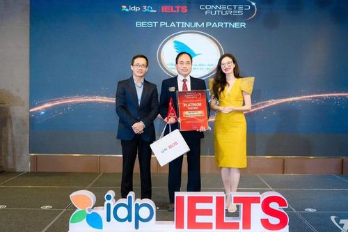Phong trào học tiếng Anh ở Trường Đào Duy Từ