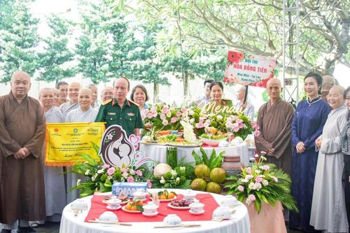 Ban Trị sự GHPGVN TP.HCM và Bộ Tư lệnh Thành phố tổ chức 'Hương vị yêu thương – Sắc hoa nghĩa tình'