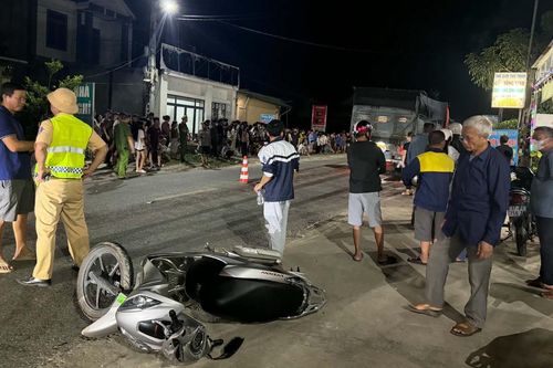 Nghệ An: Xe máy vượt ẩu gây tai nạn liên hoàn, 1 người tử vong