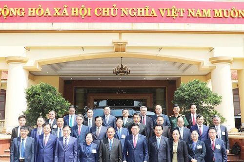 Thường trực Ban Bí thư Đảng Nhân dân Cách mạng Lào thăm và làm việc tại TP. Bắc Ninh
