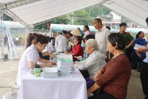 Điện Biên: 'Phiên chợ 0 đồng – Ấm tình biên cương' gắn kết tình quân dân