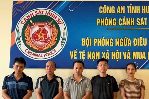 Khởi tố bị can mở hàng loạt tài khoản ngân hàng để 'rửa tiền'