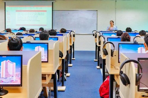 Hơn 5.400 sinh viên dân tộc thiểu số tham gia lớp học nâng cao năng lực ứng dụng AI