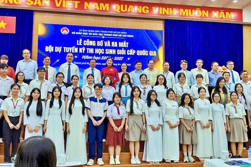 Thành phố Hồ Chí Minh ra mắt 12 đội dự tuyển học sinh giỏi quốc gia