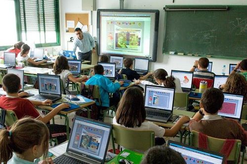 Vì sao nhiều người trẻ dần quay lưng với nội dung AI?