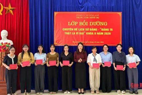 35 học viên bồi dưỡng chuyên đề lịch sử Đảng 'Đảng ta thật là vĩ đại'