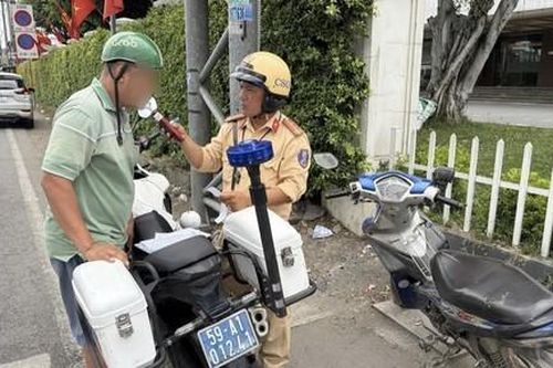 Nhiều người vẫn 'quên': Đã uống rượu, bia thì không lái xe