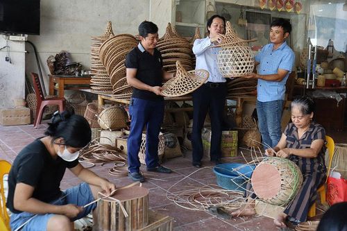 Làng nghề nâng sức sống kinh tế nông thôn ở xã Phú Nghĩa