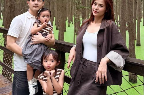Gia đình Đông Nhi - Ông Cao Thắng du lịch Thượng Hải, Hàng Châu