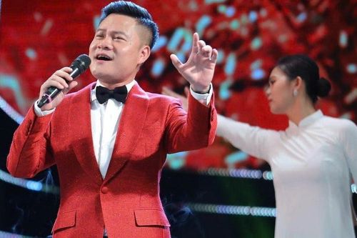 NSƯT Hoàng Tùng: 'Tôi hát bằng sự nâng niu và biết ơn dành cho phụ nữ'