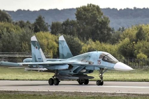 6 tiêm kích Su-34 Nga phơi mình 'chào đón' tên lửa Neptune Ukraine
