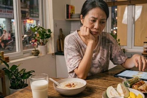 Người tiền đái tháo đường có nên ăn vặt buổi tối khi bụng đói?
