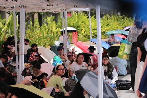 Concert ATVNCG 2026: Gai Con đến đổi vòng từ sớm, khu fan booth siêu nhộn nhịp