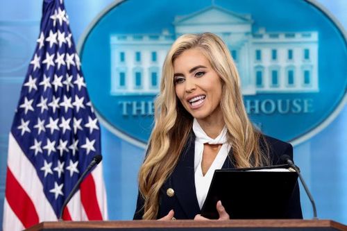 Katie Zacharia rời ghế thư ký báo chí Nhà Trắng sau 5 ngày