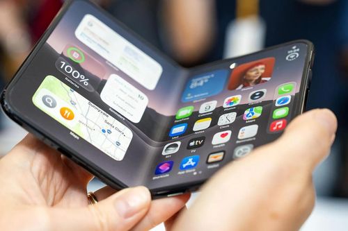 iPhone Duo cháy hàng trên toàn cầu, có tiền cũng khó mua được
