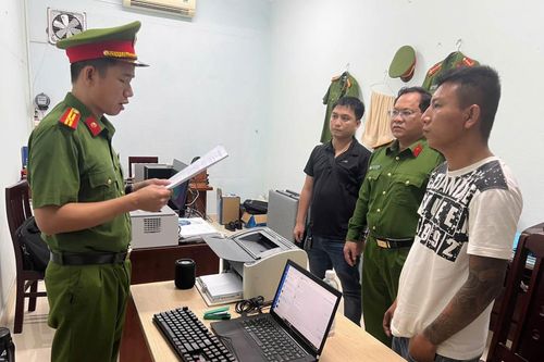 Bắt tạm giam đối tượng tiền án, tiền sự mang kiếm đập phá tài sản, quay clip đăng lên mạng xã hội để thách thức