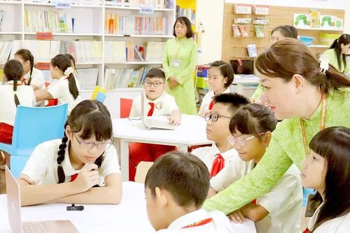Gỡ 'nút thắt' thiếu giáo viên tại TPHCM