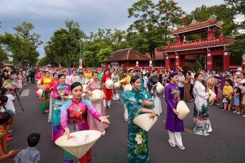 Festival không phải là cuộc hẹn mùa vụ