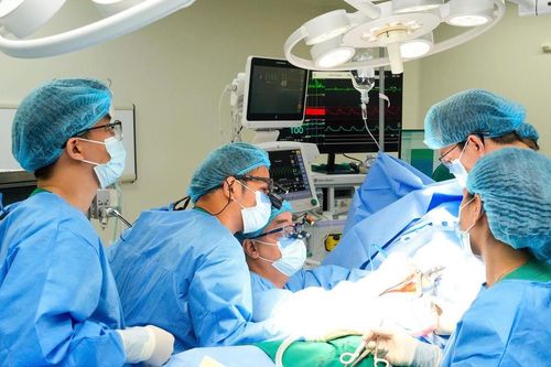 Lần đầu tiên Bệnh viện C Đà Nẵng thực hiện phẫu thuật bắc cầu động mạch vành