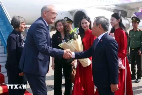Tổng thống Thụy Sĩ và Phu nhân đến Hà Nội, bắt đầu thăm chính thức Việt Nam