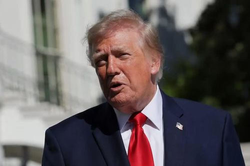 Tổng thống Mỹ Trump nói không liên quan đến việc Ukraine bị gián đoạn kết nối Starlink