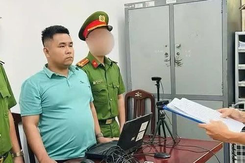 Khởi tố đối tượng đi xe máy ngược chiều còn bóp cổ, đánh người nhập viện sau va chạm