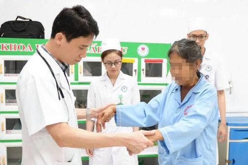 17 bệnh nhân đột quỵ thoát cửa tử nhờ dùng thuốc 'vàng' kịp thời