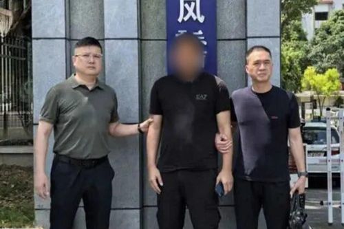 Người đàn ông giả chết, lấy danh tính anh trai sinh đôi để trốn truy nã 24 năm