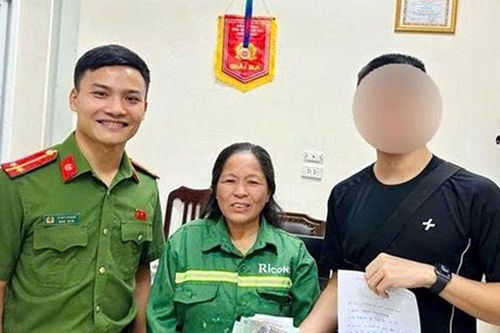 Mạng xã hội không giúp tìm chủ chiếc ví, người phụ nữ tìm đến công an