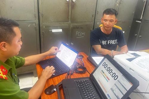 Bắt tạm giam đối tượng dùng dao đâm người rồi bỏ trốn